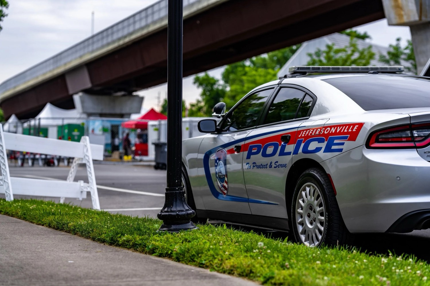 Jeffersonville Police cruiser parked near the Big Four Bridge